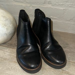 Clarks ankle boots - size 6